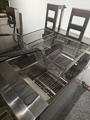 21.4KW 더블 탱크 11.6L + 21.5L 디지털 컴퓨터 패널 전기 칩 오픈 프라이어 머신